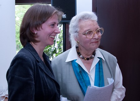 Frau Claudia Kanowski und Frau Annedore Iwersen